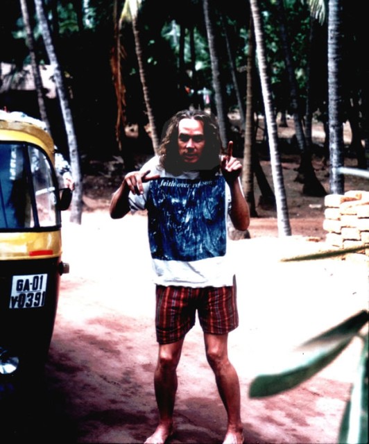 steve in Goa dancing1